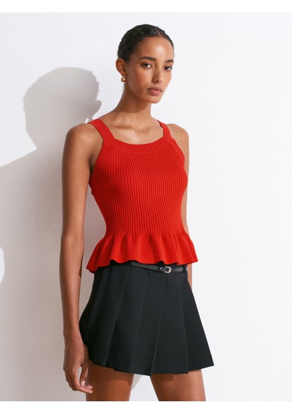 10775 Kare Yaka Askılı Fırfırlı Triko Bluz-Kırmızı modelleri