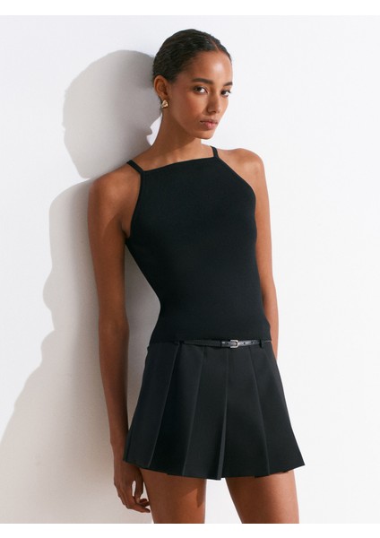 10772 Askılı Fiyonk Detaylı Triko Bluz-Siyah fiyatları