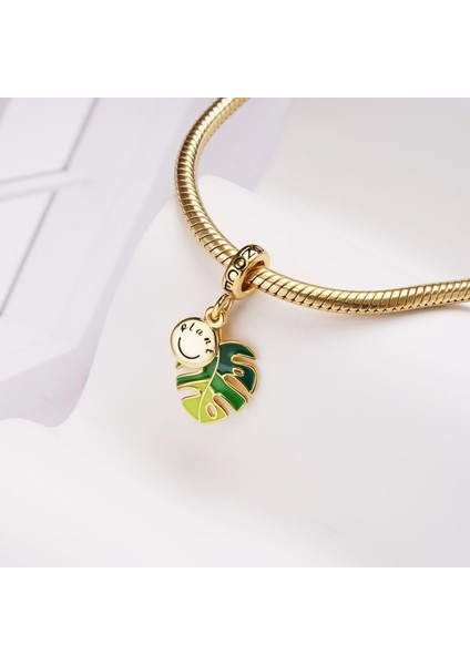 Deve Tabanı Yaprak Charm, 18K Altın Kaplama 925 Ayar Gümüş fiyatları