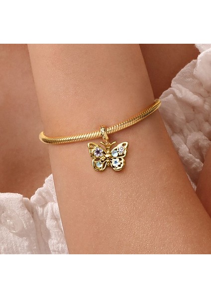 Aytaşı Süslemeli Işıltılı Kelebek Charm, 18K Altın Kaplama 925 Ayar Gümüş