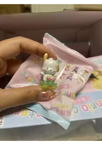 Sanrio Pochacco Kuromi My Melody Wobbling Oyuncak Mini Kutu Modaya Modeli Koleksiyon Dekoratif Öğeler Sevimli Sürpriz Hediyeler Renk: J/boyut: 6.5cm (Yurt Dışından)