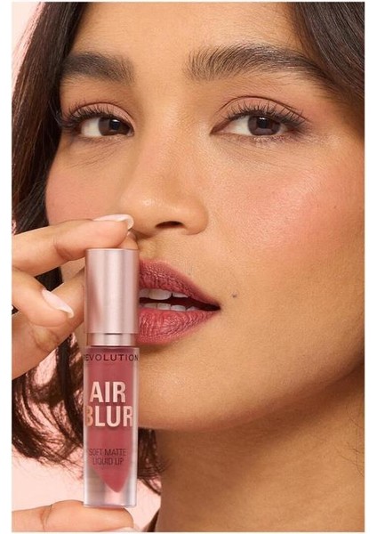 Revolutıon Aır Blur Mat Likit Ruj Peachy