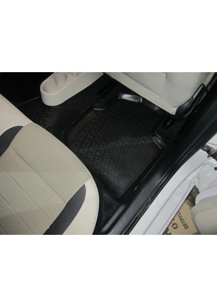 Skoda Rapıd 3D Siyah Havuzlu Paspas 2012 ve 2021 fırsatları