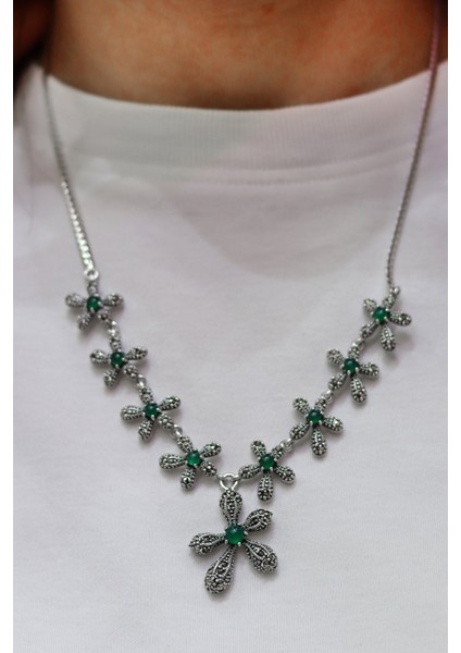 Zümrüt Taşlı Çiçek Model Markazit Taşlı Gümüş Kadın Gerdanlık 201024302 fiyatları