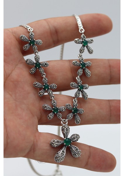 Zümrüt Taşlı Çiçek Model Markazit Taşlı Gümüş Kadın Gerdanlık 201024302 modelleri