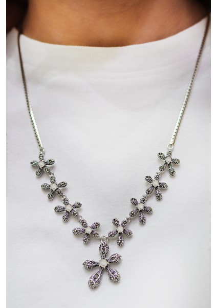 Sedef Taşlı Çiçek Model Markazit Taşlı Gümüş Kadın Gerdanlık 201024304 fiyatları