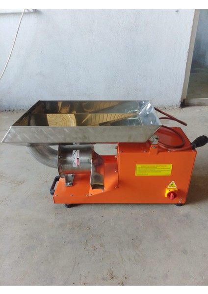 OGT MAKİNE Salça Çekme (Sıkma) Makinesi fırsatları
