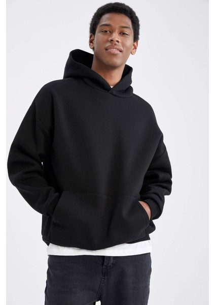 Oversize Fit Kapüşonlu Kanguru Cepli İçi Yumuşak Tüylü Sweatshirt Y1237AZ22AU