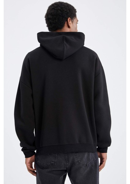 Oversize Fit Kapüşonlu Kanguru Cepli İçi Yumuşak Tüylü Sweatshirt Y1237AZ22AU