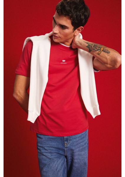 %100 Pamuk Regular Fit Bisiklet Yaka Kalp Baskılı Kısa Kollu Kırmızı Tişört D5156AX25SP