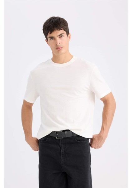 %100 Pamuk New Regular Fit Bisiklet Yaka Basic Düz Kısa Kollu Beyaz Tişört V7699AZ25SP