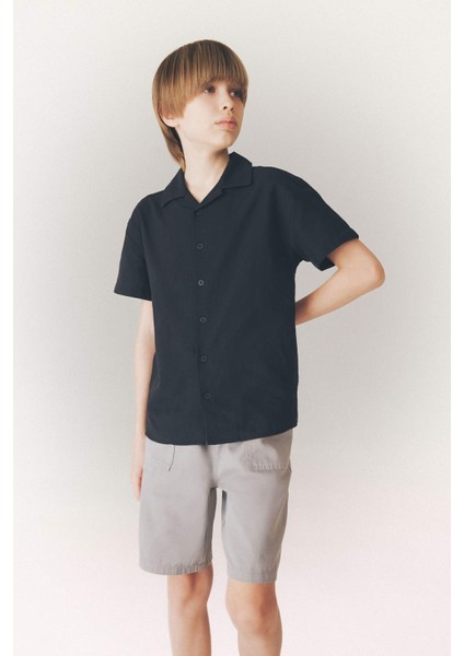 Erkek Çocuk Oversize Geniş Kalıp Polo Yaka Keten Görünümlü Kısa Kollu Gömlek D5861A825SM modelleri