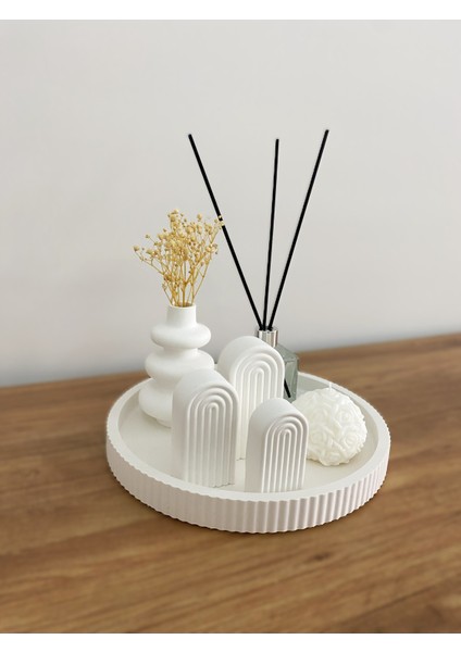 Dekoratif Tepsi Seti – 7 Parça | Beyaz Modern Obje, Vazo, Mum ve Koku Şişesi fiyatları
