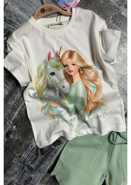 Kız Çocuk Üzeri Digital Bebek ve At Baskılı Penye T-Shirt Yeşil Şortlu Takım fiyatları
