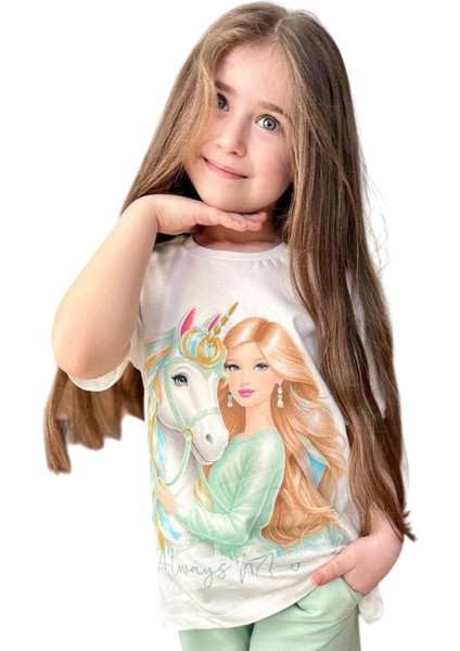 Kız Çocuk Üzeri Digital Bebek ve At Baskılı Penye T-Shirt Yeşil Şortlu Takım indirimleri