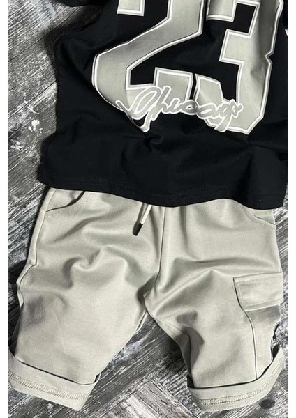 Erkek Çocuk Üzeri Sayı Baskılı Penye T-Shirt Kargo Cepli Şortlu Takım modelleri