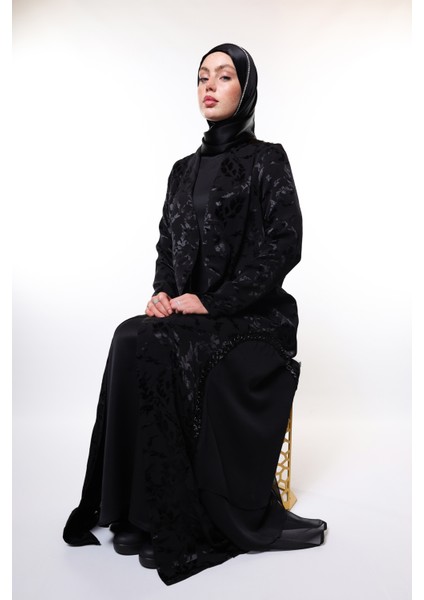Jessica Kumaş Siyah Desenli Şık Abaya – Tesettür Moda (Sadece Abaya)