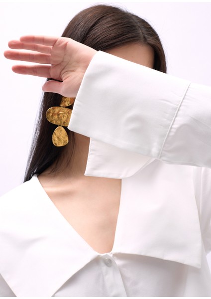 Geniş Yaka Volan Kol Beyaz Gömlek indirimleri