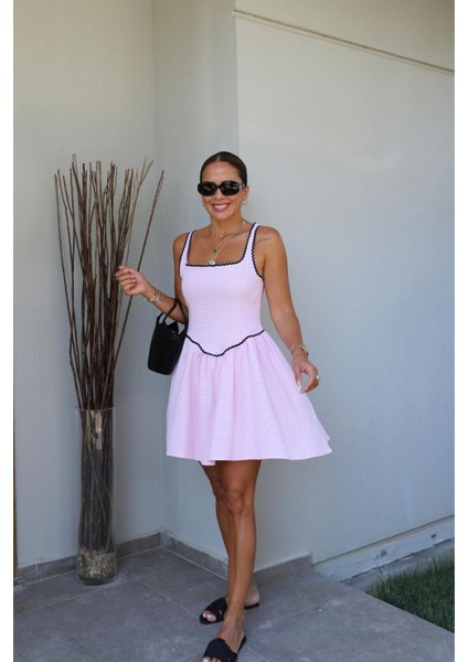Pembe Biye Detay Mini Elbise fiyatları