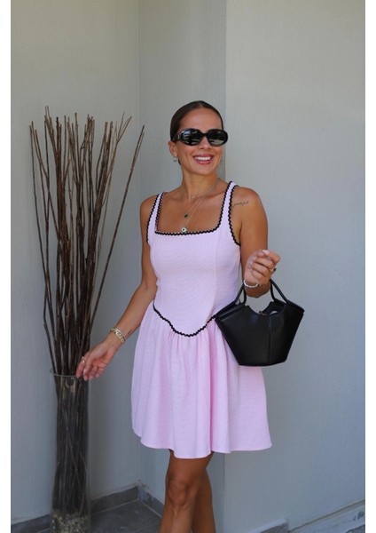 Pembe Biye Detay Mini Elbise fırsatları