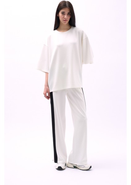 Bisiklet Yaka Oversize Beyaz T-Shirt fiyatları