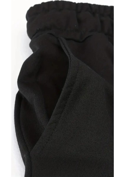 Sade Baskısız Şort fırsatları