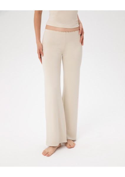 Kadın Krem Flare Pijama Pantolon - EcoVero™ Viskoz, Bol Paça, Tek Katlı, Büzgülü Bel, Ev ve Pijama Kullanımı İçin Maksimum Konforlu Pantolon