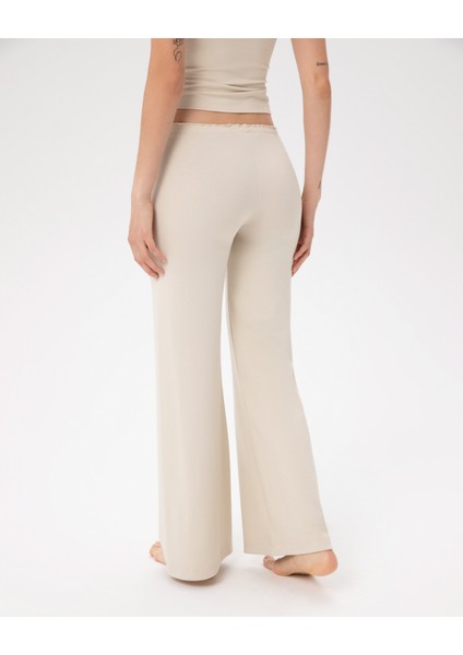 Kadın Krem Flare Pijama Pantolon - EcoVero™ Viskoz, Bol Paça, Tek Katlı, Büzgülü Bel, Ev ve Pijama Kullanımı İçin Maksimum Konforlu Pantolon fiyatları