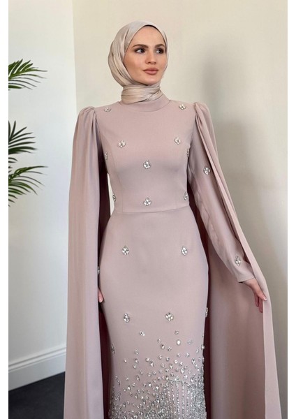 Farah Kolları Pelerinli Abiye Bej Krep Kumaş Zarif Tasarım Kadın Elbise fiyatları