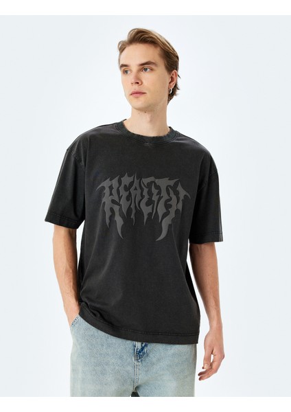 Yıkamalı Bisiklet Yaka Pamuklu Kısa Kollu Gotik Baskılı Oversize Tişört fiyatları