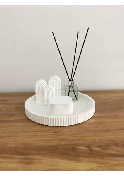Modern Beyaz Dekoratif Tepsi Seti | 6 Parça Obje - Kapaklı Mum ve Koku Şişesi fırsatları