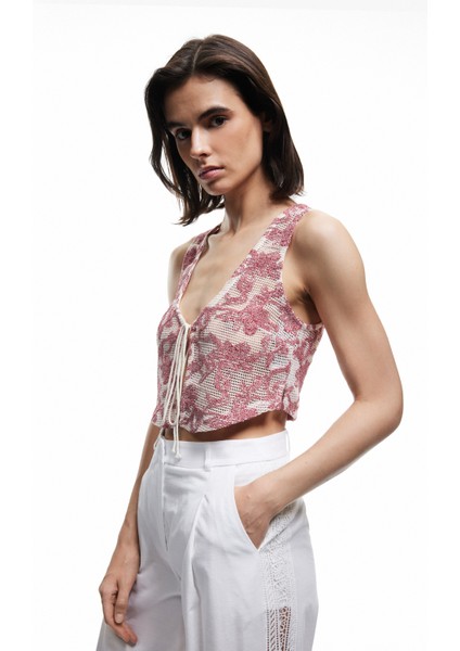 x Melis Ağazat - Slim Fit Pamuklu Önden Bağlama Detaylı Fiyonklu Çiçekli Kroşe Crop Yelek fiyatları