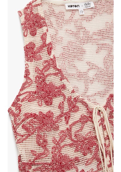 x Melis Ağazat - Slim Fit Pamuklu Önden Bağlama Detaylı Fiyonklu Çiçekli Kroşe Crop Yelek