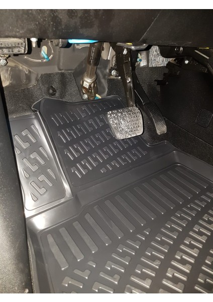 Ford Fiesta 3D Siyah Havuzlu Paspas 2018 ve Sonrası fırsatları
