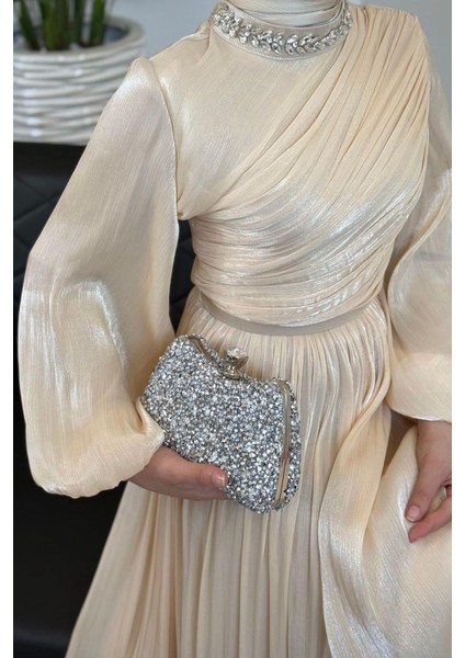 Cyrus Boynu Taşlı Krem(KEMERSİZDİR) fırsatları