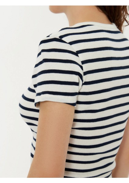 Tommy Hılfıger Kadın T-Shırt DW0DW19502-0FE modelleri