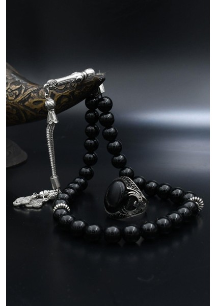 Doğal Oniks Taşlı Tesbih ve 925 Ayar Gümüş Yüzük Anka Kuşu Figürlü Oniks Taşlı 901960 fırsatları