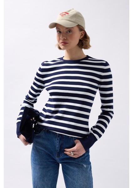 Bisiklet Yaka Çizgili Beyaz-Lacivet Bluz