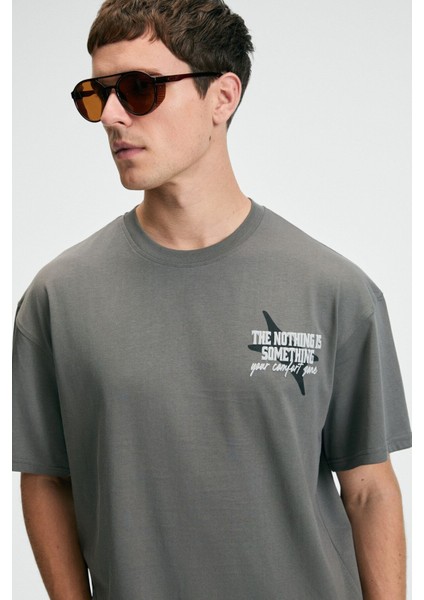 FEAST Erkek %100 Pamuk Oversize Fit Baskılı Kısa Kollu Yuvarlak Yakalı Gri T-Shirt fiyatları