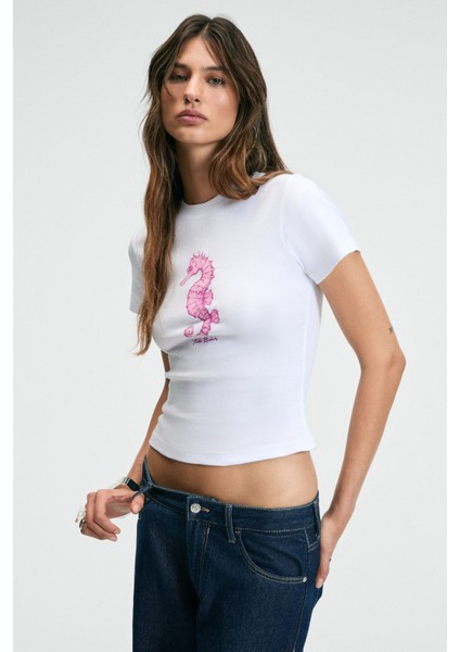 ATHEA Kadın Bisiklet Yaka Kısa Kollu Önü Baskılı Slim Beyaz - Pembe baskılı T-Shirt modelleri