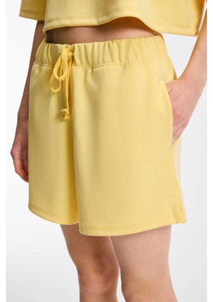 NUA Kadın Esnek Kumaşlı Kordonlu Comfort Fit Sarı Şort fiyatları