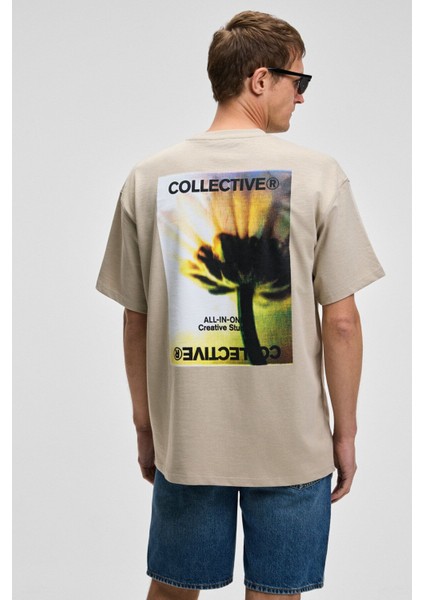 COLLECTIVE Erkek Ön Nakış Arka Baskı Detaylı %100 Organik Pamuk Oversize Kısa Kol Taş Rengi T-Shirt