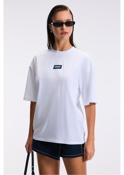 ZEYLINA Kadın %100 Pamuk Baskılı Regular Fit Kısa Kollu Bisiklet Yaka Beyaz T-Shirt fırsatları