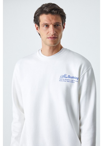 Slowsunday Erkek Baskı Detaylı Comfort Fit Bisiklet Yaka Ekru T-Shirt fırsatları