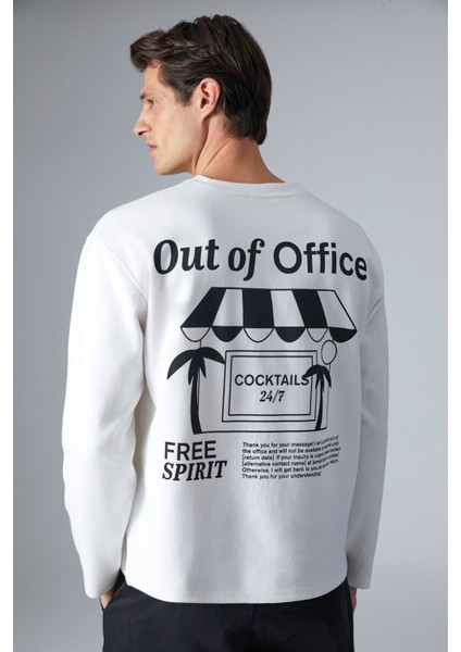 Outoffıce Erkek Baksı Detaylı Comfort Fit Bisiklet Yakalı Ekru T-Shirt