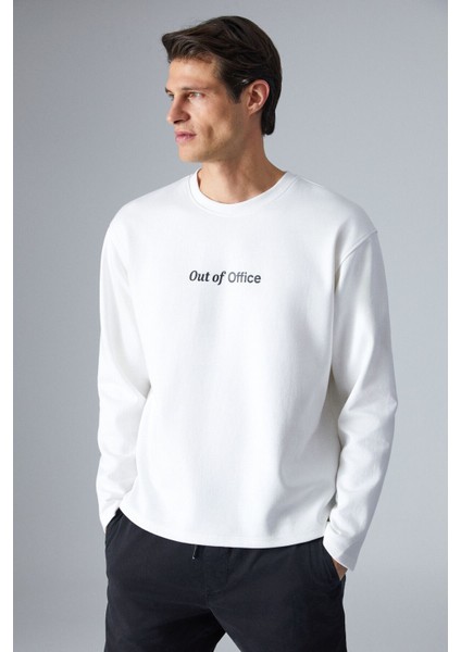 Outoffıce Erkek Baksı Detaylı Comfort Fit Bisiklet Yakalı Ekru T-Shirt fırsatları