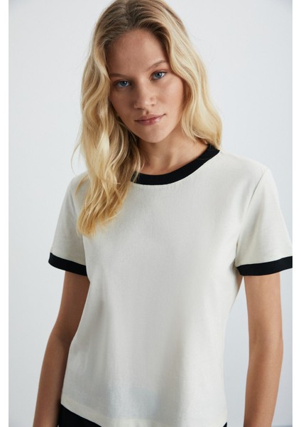 ASHLEY Kadın Ekru T-Shirt fırsatları