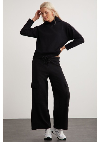 Kemberly Kadın Kapüşonlu Relaxed Kalıp Basic Siyah Sweatshirt modelleri