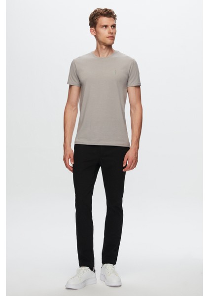 Slim Fit Gri Düz Kabartma Baskılı T-Shirt fırsatları