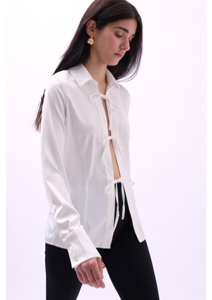 Bağlama Detay Saten Beyaz Gömlek fırsatları